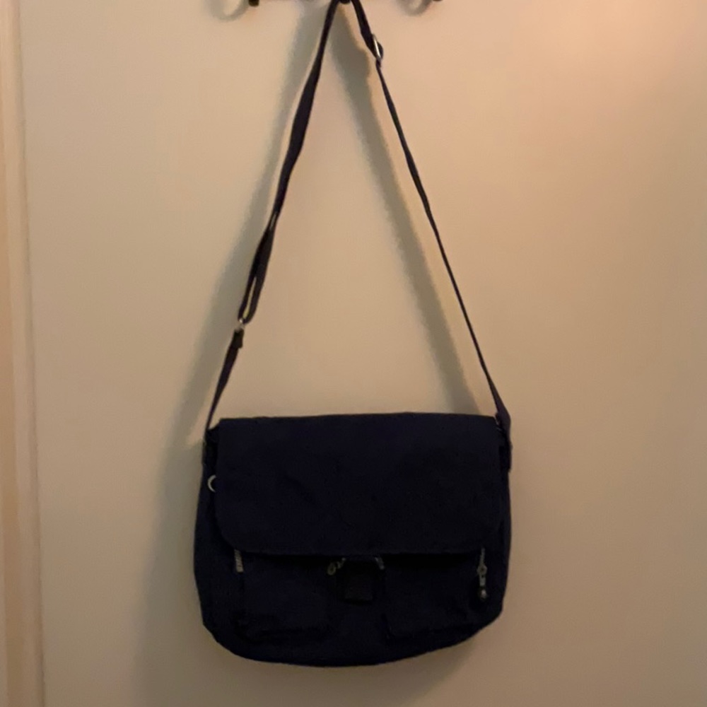 Kipling Adjustable Strap Satchel/Purse, Great Condition!